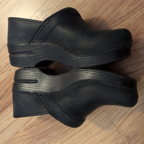 Black Dansko Professional Clogs - Picture 7 of 15